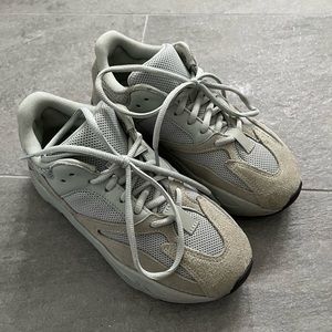 Yeezy 700 | Salt | US5
